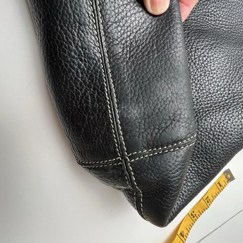 Tignanello Black Leather Purse Handbag Satchel Bucket Bag Buckle